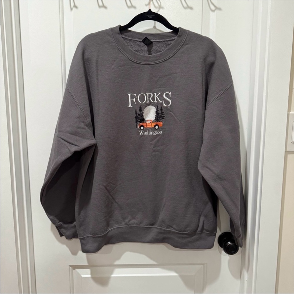 Forks Twilight Saga Embroidered Sweatshirt XL